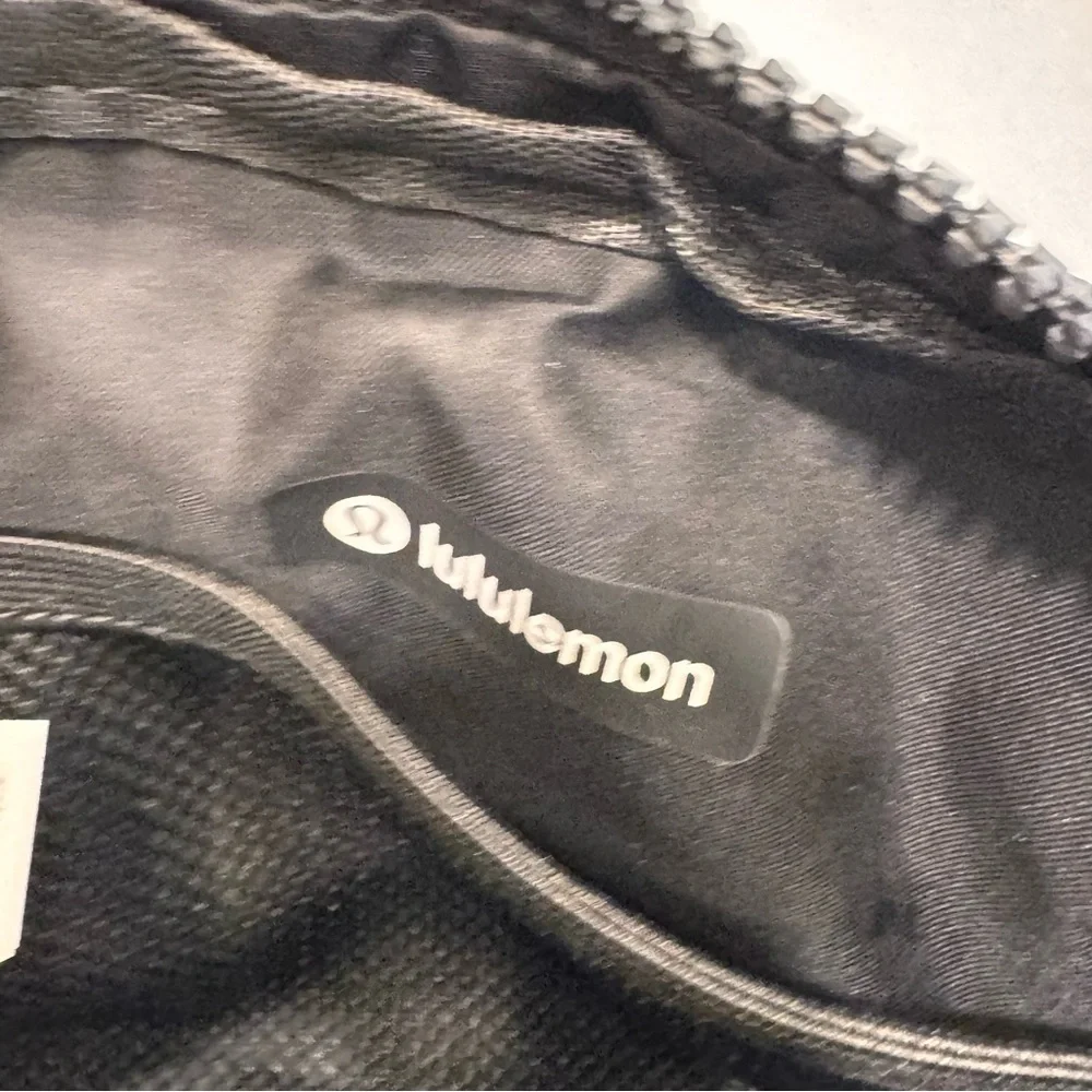 NEW LULULEMON Everywhere Belt Bag Black NWT Black & White Adjustable Strap